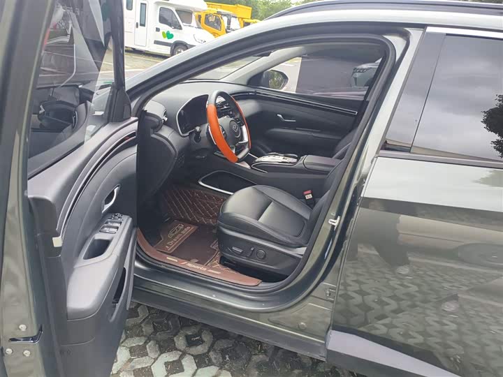 Фото 8 - Hyundai Tucson L