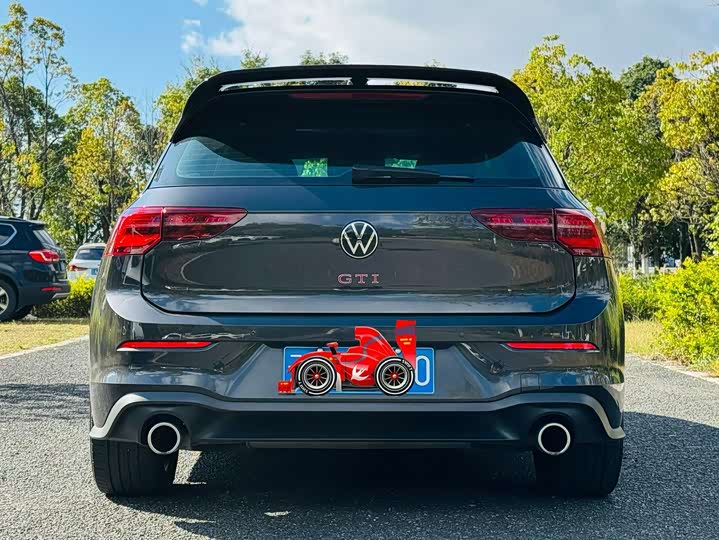 Фото 9 - Volkswagen Golf GTI