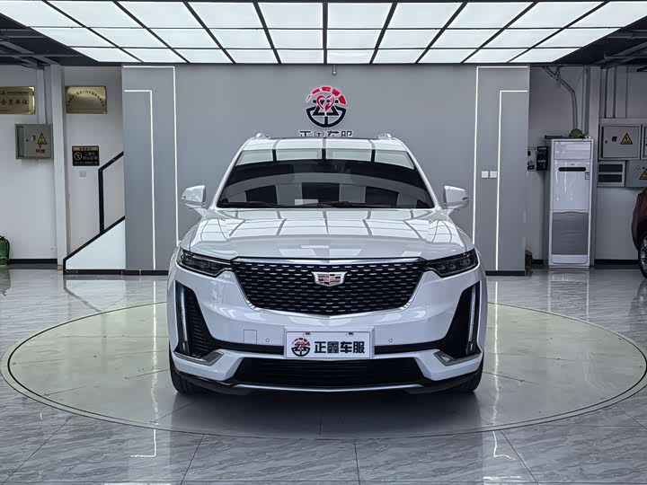 Фото 2 - Cadillac XT6