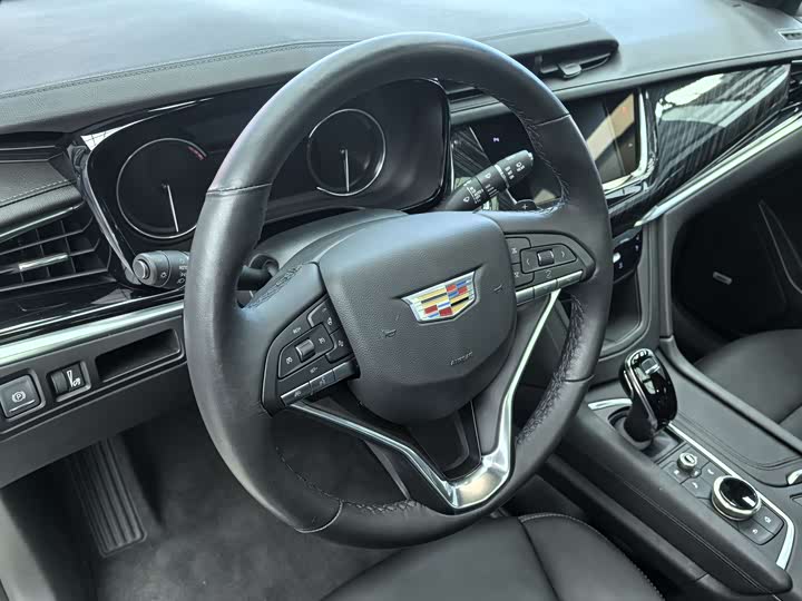 Фото 5 - Cadillac XT6