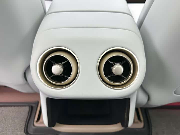 Фото 39 - Avatr 07