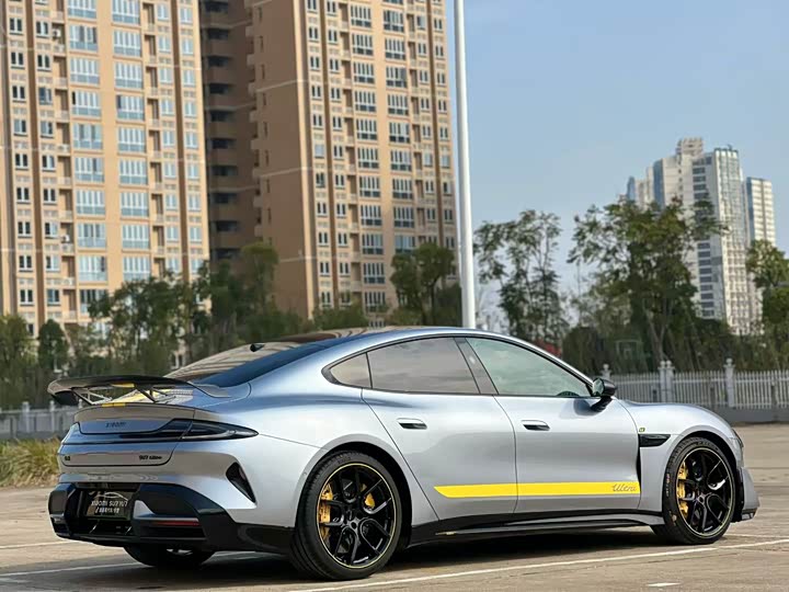 Фото 3 - Xiaomi SU7 Ultra