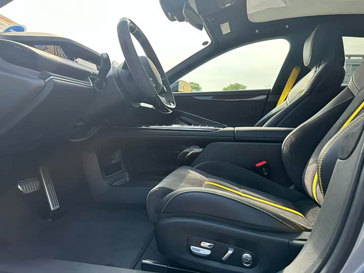 Фото 4 - Xiaomi SU7 Ultra