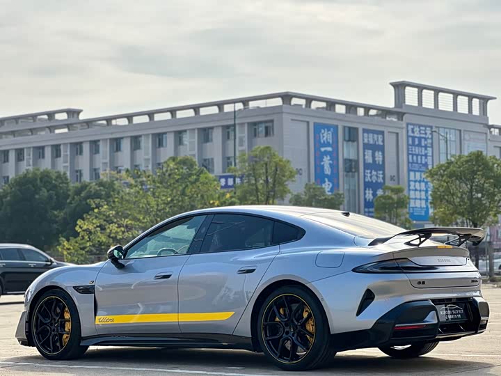 Фото 7 - Xiaomi SU7 Ultra