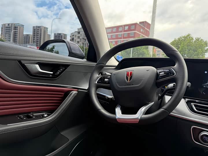 Фото 14 - Hongqi HS5