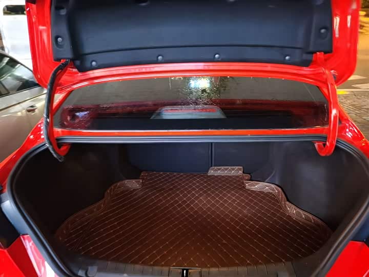 Фото 19 - Geely Binrui