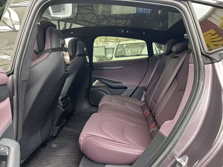 Фото 4 - Xiaomi SU7