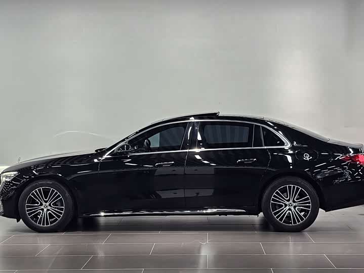 Фото 2 - Mercedes-Benz E-Class