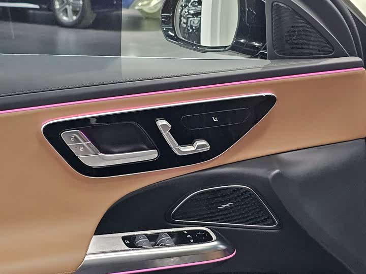 Фото 8 - Mercedes-Benz E-Class