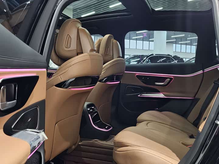 Фото 9 - Mercedes-Benz E-Class