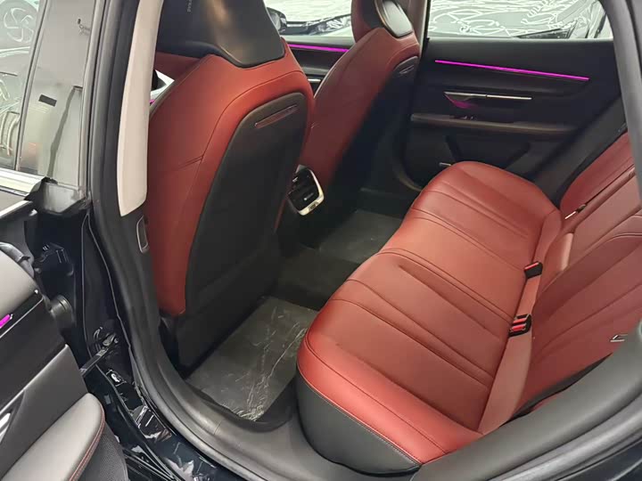 Фото 10 - XPeng P7