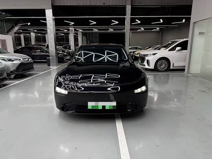 Фото 2 - XPeng P7