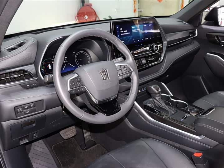 Фото 10 - Toyota Crown Kluger