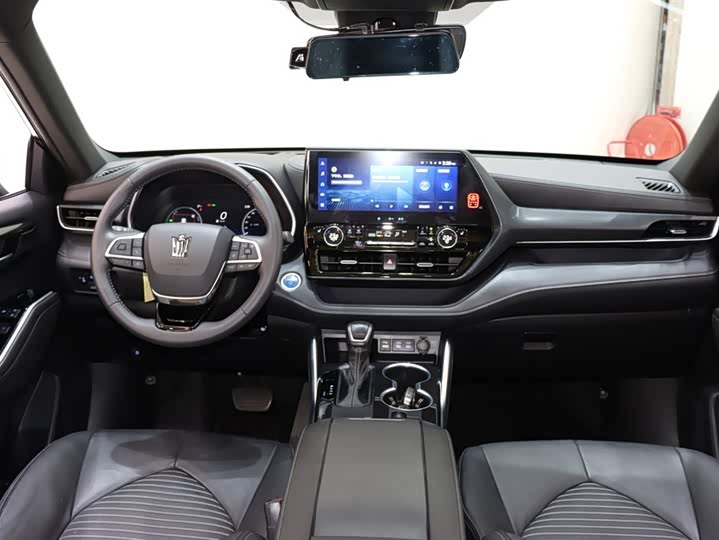 Фото 13 - Toyota Crown Kluger