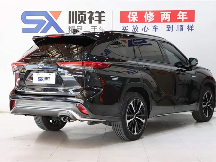 Фото 4 - Toyota Crown Kluger