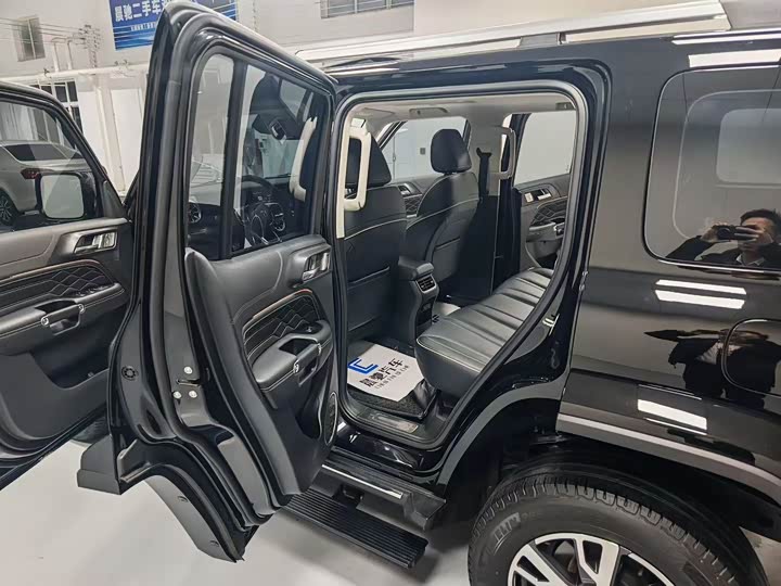 Фото 12 - Tank 300