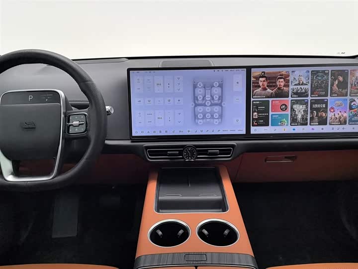 Фото 12 - LiXiang L7