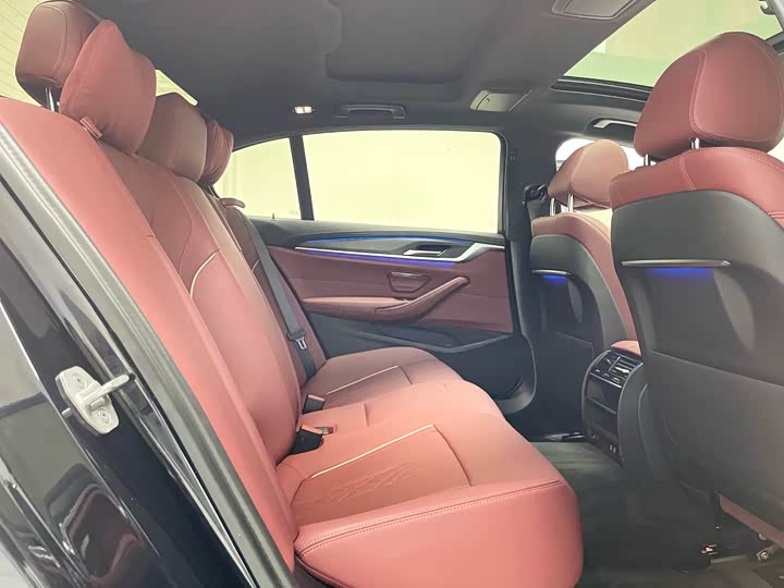 Фото 36 - BMW 5 Series