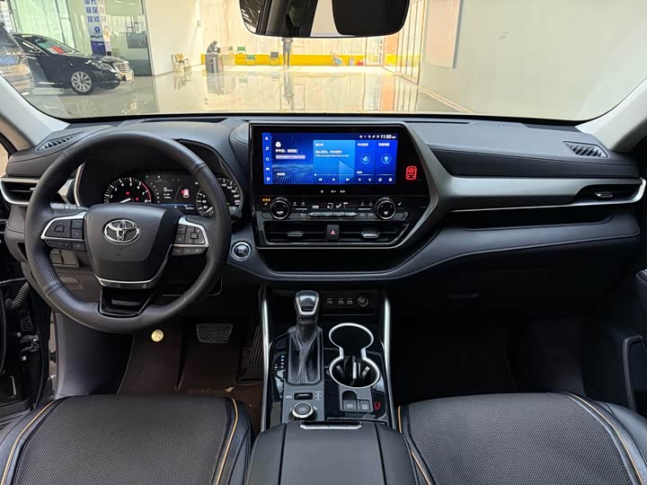 Фото 5 - Toyota Highlander