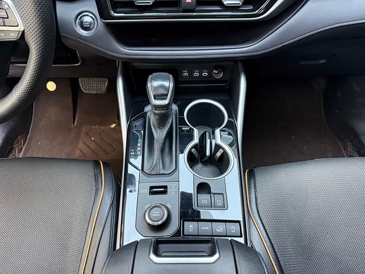 Фото 7 - Toyota Highlander