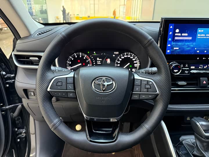 Фото 8 - Toyota Highlander