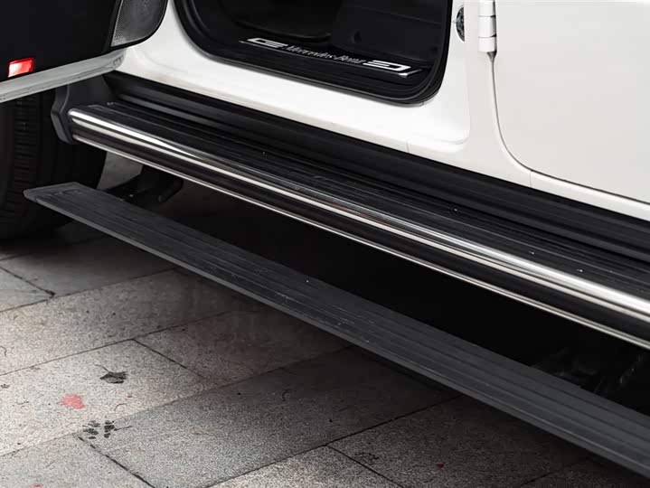 Фото 10 - Mercedes-Benz G-Class