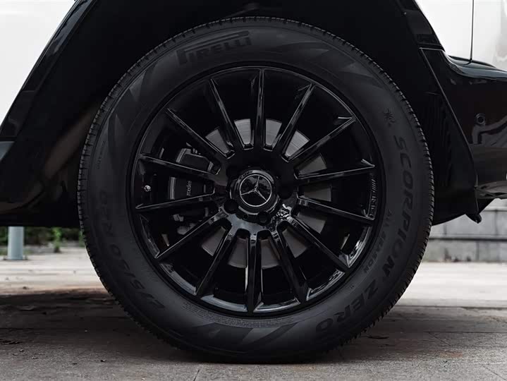 Фото 11 - Mercedes-Benz G-Class