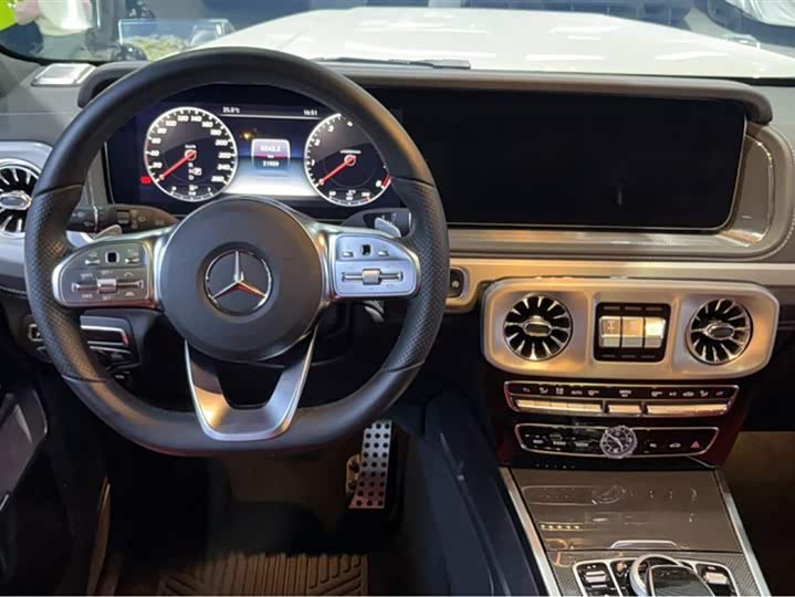 Фото 20 - Mercedes-Benz G-Class