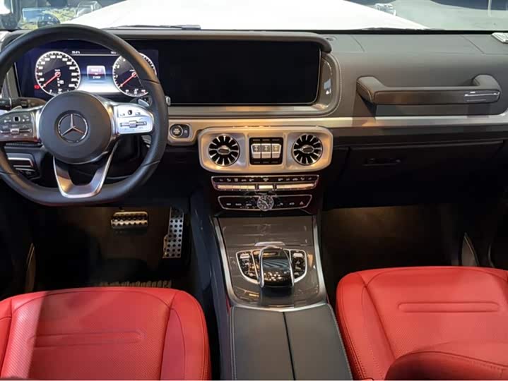 Фото 21 - Mercedes-Benz G-Class