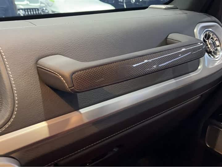 Фото 22 - Mercedes-Benz G-Class