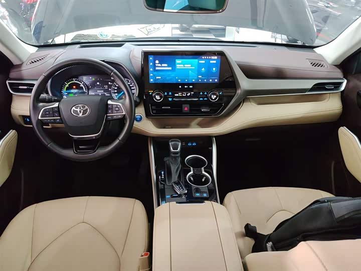 Фото 10 - Toyota Highlander