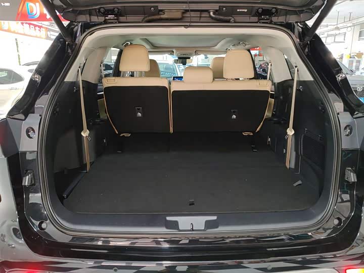 Фото 19 - Toyota Highlander