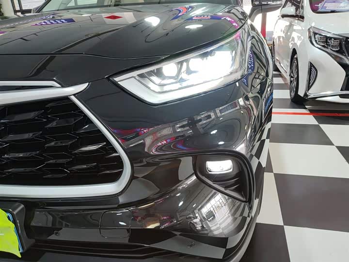 Фото 24 - Toyota Highlander