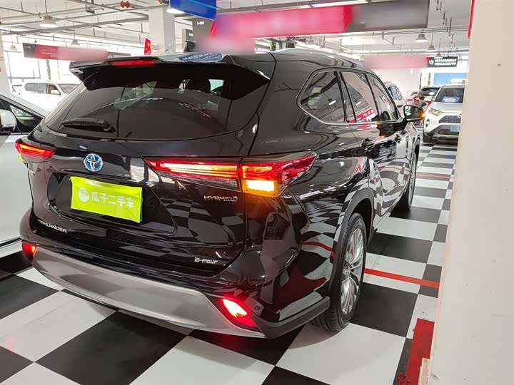 Фото 7 - Toyota Highlander