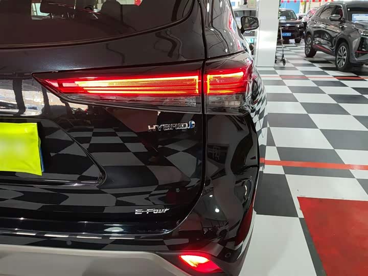 Фото 8 - Toyota Highlander