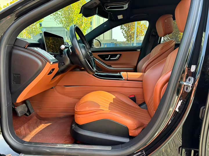 Фото 4 - Mercedes-Benz S-Class