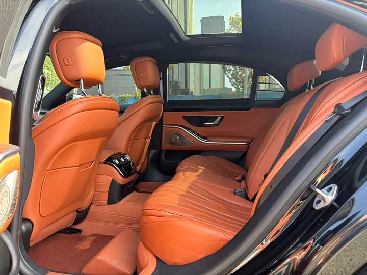 Фото 5 - Mercedes-Benz S-Class