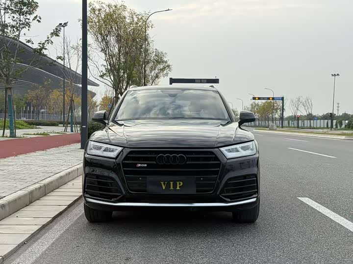 Фото 2 - Audi Q5L
