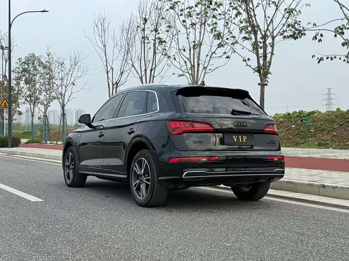 Фото 3 - Audi Q5L