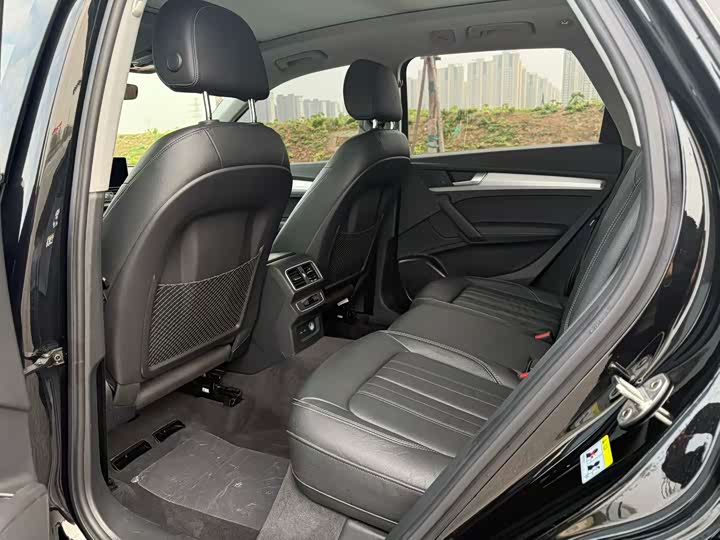 Фото 7 - Audi Q5L