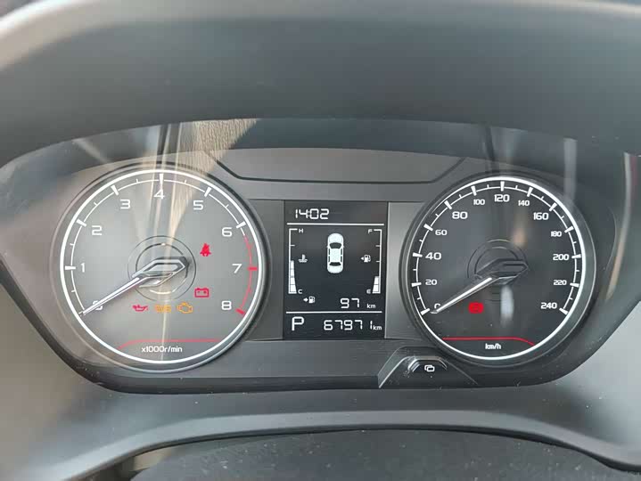 Фото 7 - Geely Vision X3