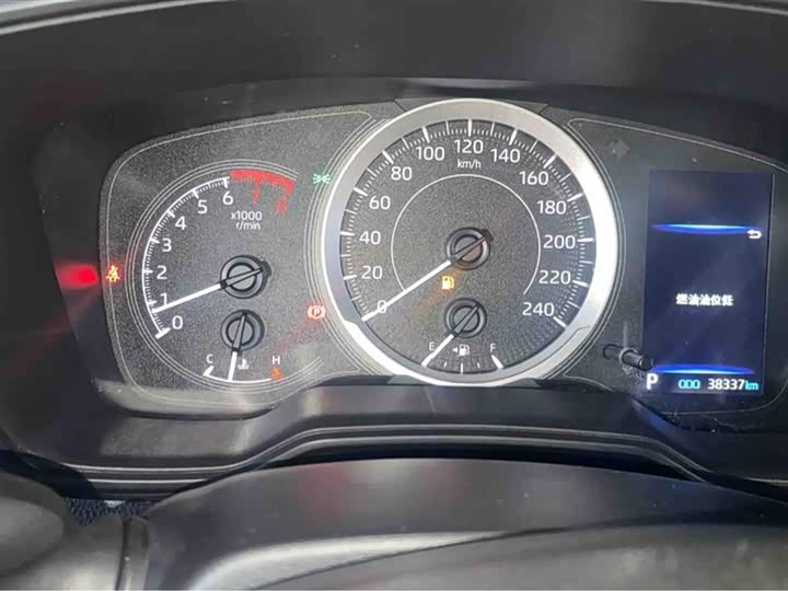 Фото 12 - Toyota Corolla