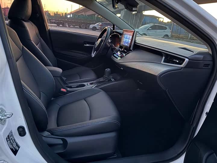 Фото 20 - Toyota Corolla