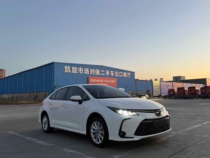 Фото 7 - Toyota Corolla