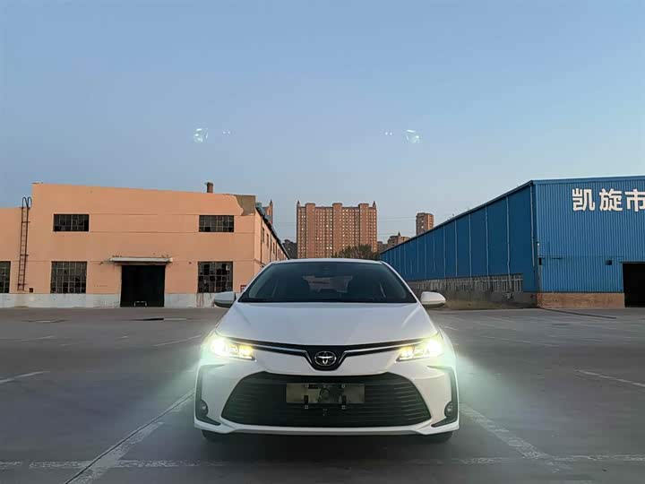 Фото 8 - Toyota Corolla