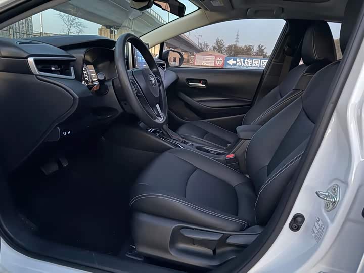 Фото 9 - Toyota Corolla