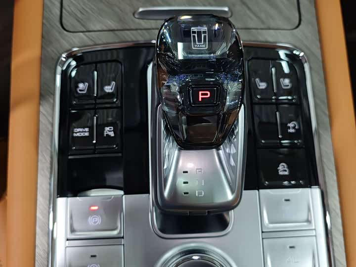 Фото 14 - Tank 500 Hybrid