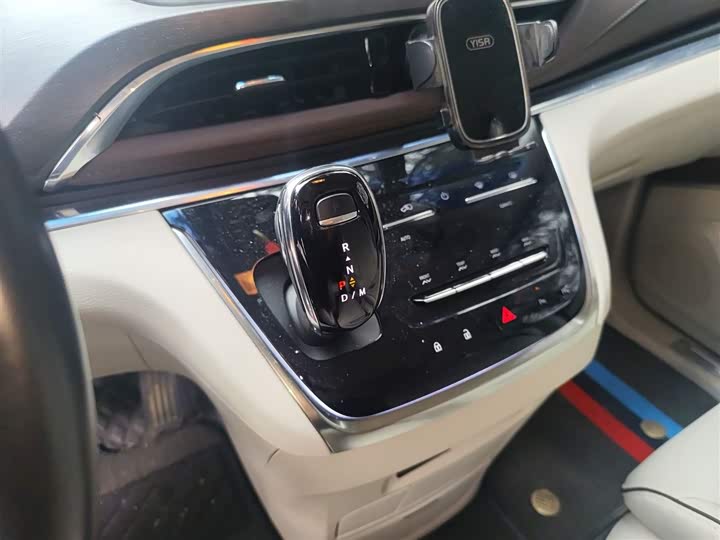 Фото 16 - Buick GL8 ES