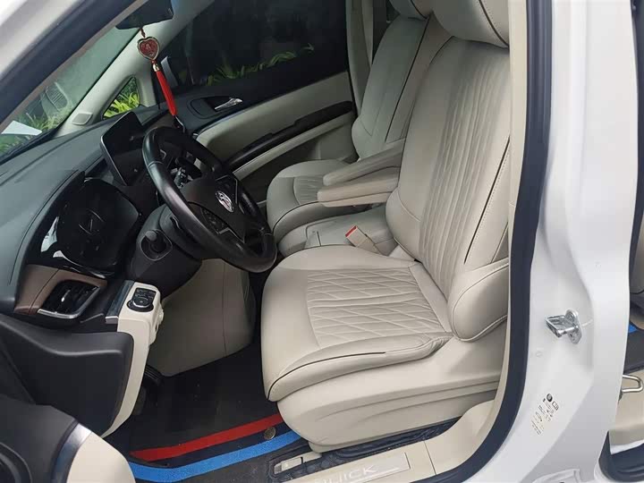 Фото 17 - Buick GL8 ES