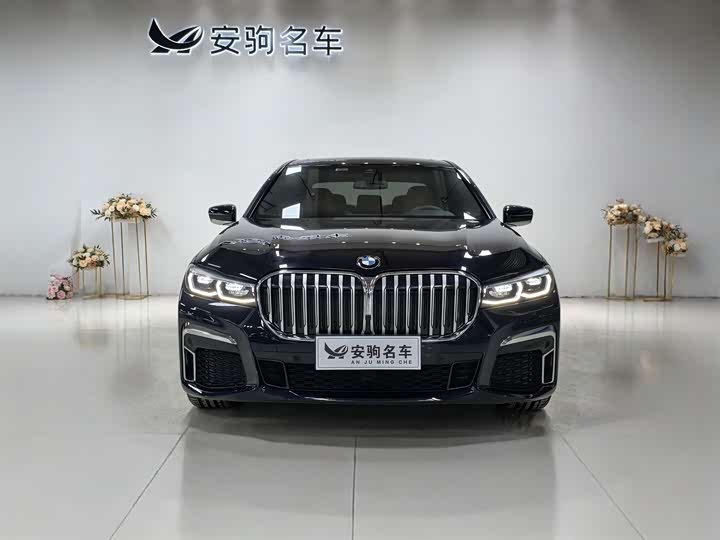 Фото 2 - BMW 7 Series